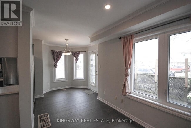 Building Photo - 1485 Torrington Dr