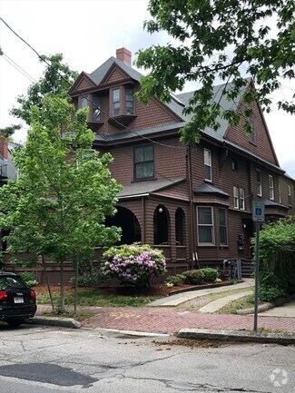 Building Photo - 61 Garfield St