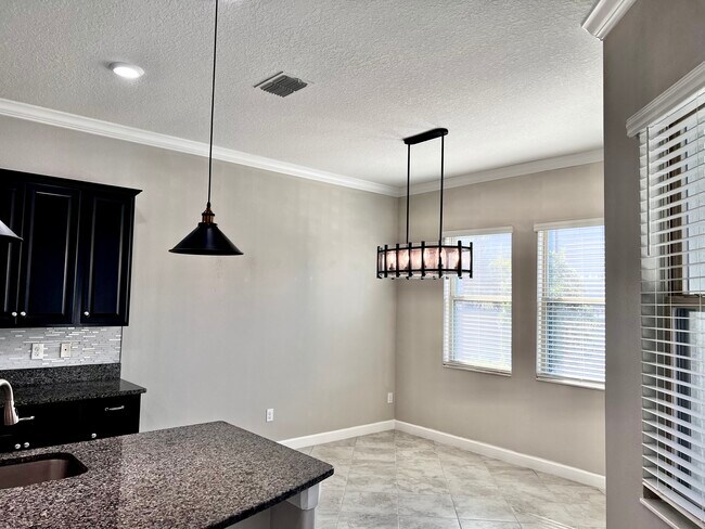 Building Photo - 2766 Hilliard Dr