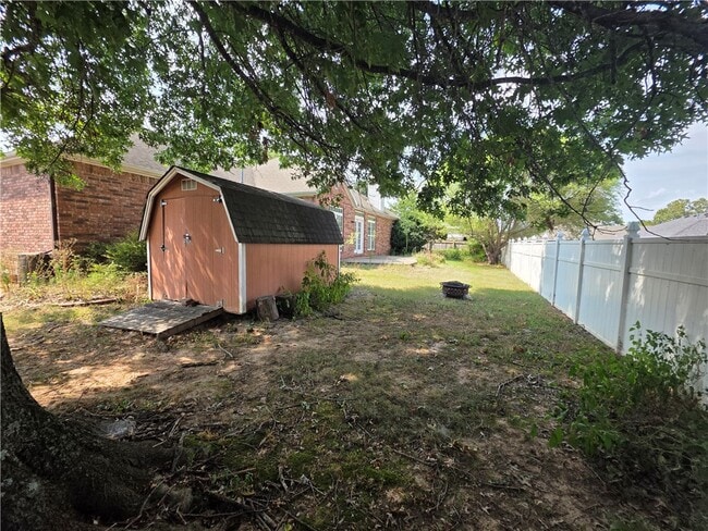 Building Photo - 302 Cross Creek Dr