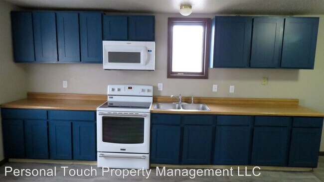 Building Photo - 102 14th St S