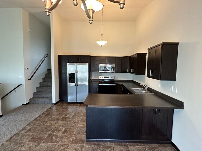 Foto del edificio - 3 Bed 3 Bath Twin Home