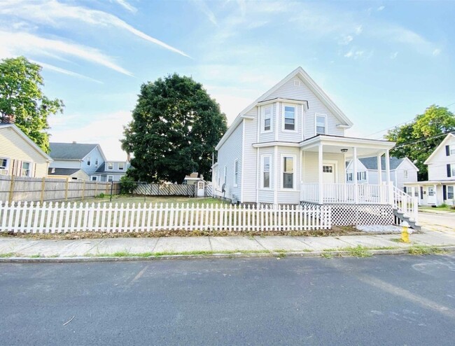 Building Photo - 114 Chandler St