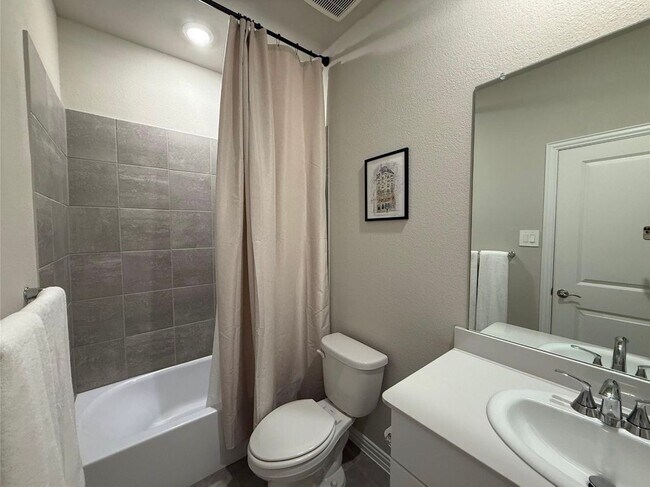Foto del edificio - 205 Greenbriar Dr