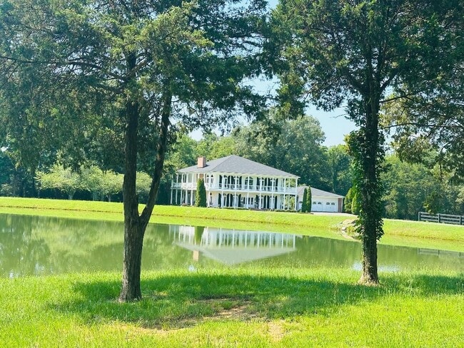 Building Photo - 11883 E Holmes Rd