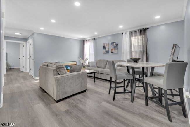 Foto del edificio - 237 Rose St