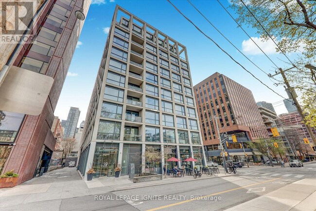 Building Photo - 39-739 Brant St