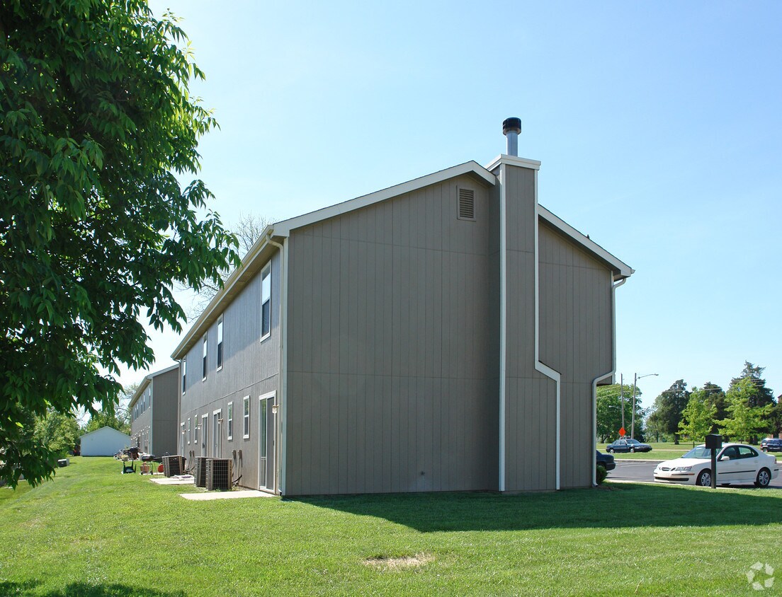 Building Photo - 3 six plexes