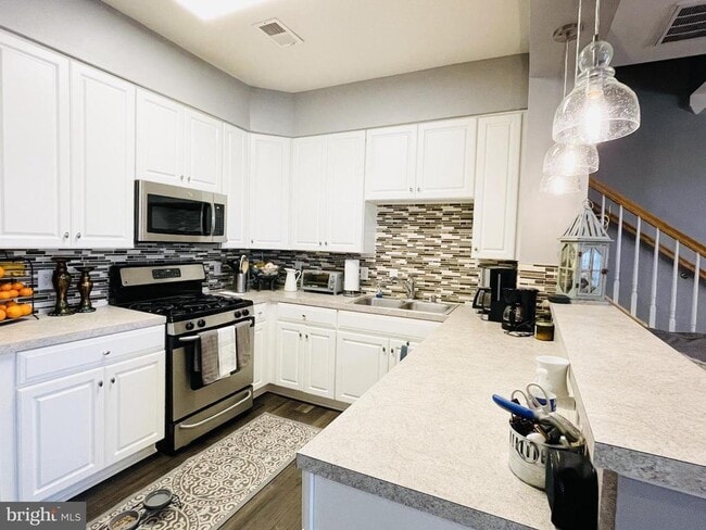 Building Photo - 1850 Cedar Cove Way