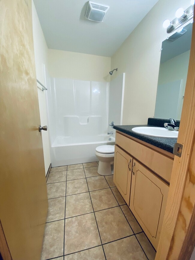 Building Photo - 46 Sunshine Ln