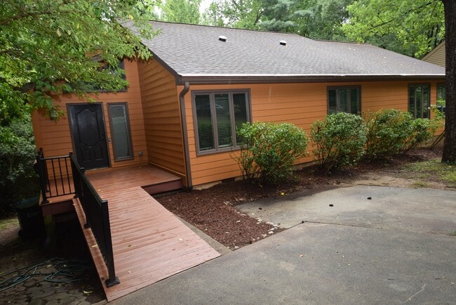 Photo - 23 Copper Hill Ct (Durham, NC) House