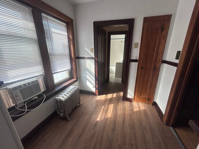 Foto del edificio - 3152 N Linder Ave