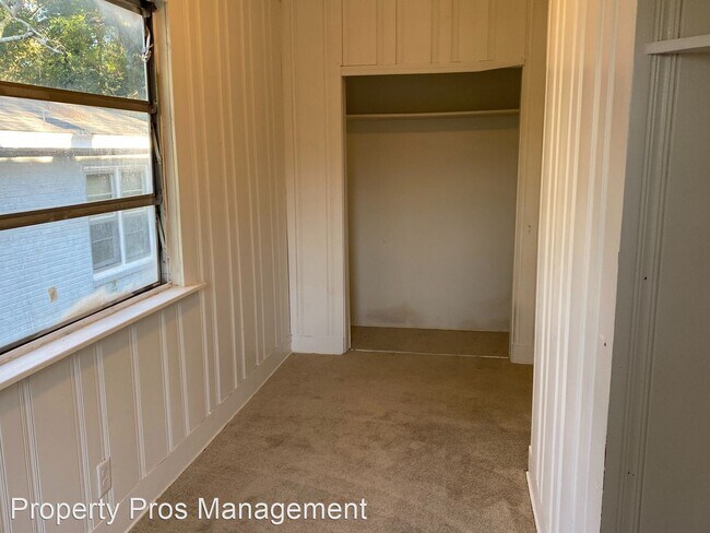 Building Photo - 2 br, 1 bath House - 5010 Burke Avenue