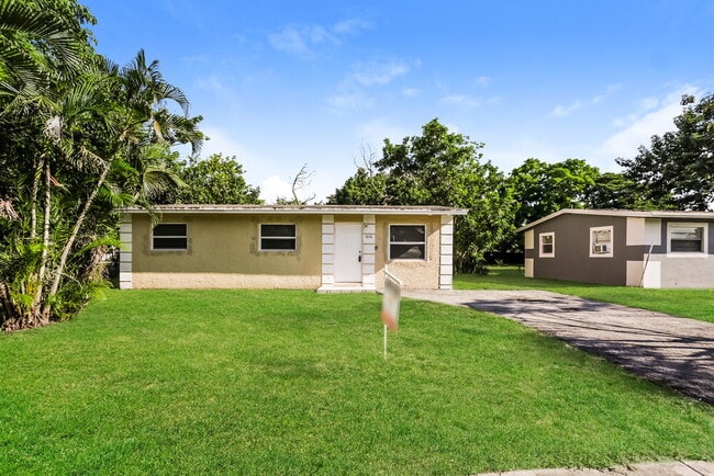 Building Photo - 1616 NW 16th St