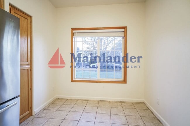 Building Photo - **$300 OFF THE FIRST FULL MONTH'S RENT** This Immaculate Single Level Ranch Home is a Must See!