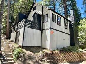 Building Photo - 838 Lakeview Ln