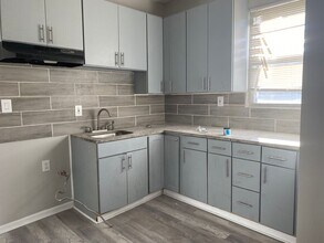 Building Photo - 7614 S Maryland Ave