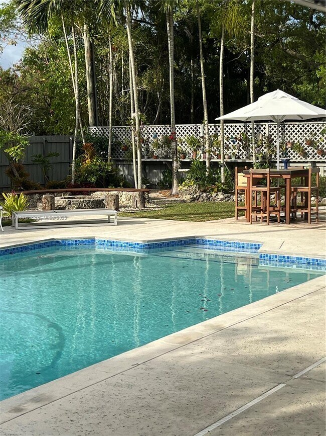 Foto del edificio - 8220 SW 162nd St
