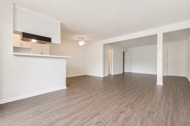 Foto del edificio - 7722 Reseda Blvd