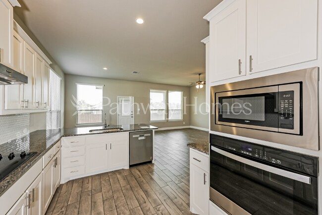 Foto del edificio - 838 Poppie Ln