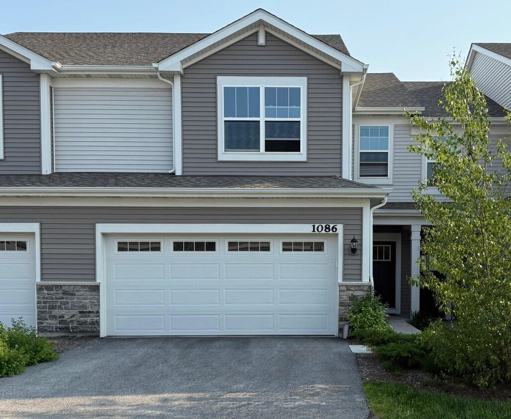 Primary Photo - 1086 Moraine Dr