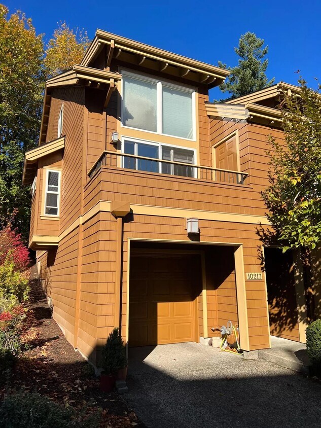 10217 NW Alder Grove Ln, Portland, OR 97229 Townhome Rentals in