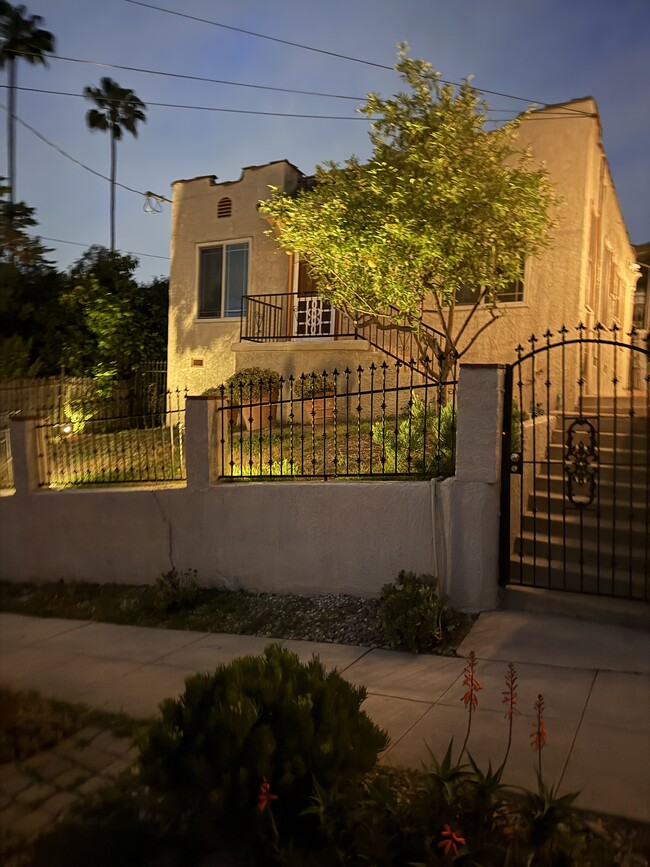 Foto del edificio - 1585 Curran St