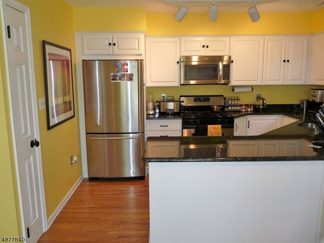 Building Photo - 1 Raritan Pointe