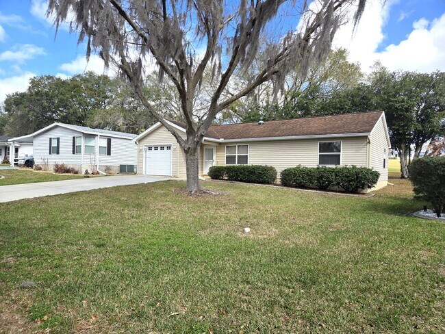 Building Photo - 739 Heathrow Ave
