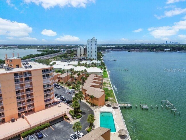 Building Photo - 7400 Sunshine Skyway Ln S