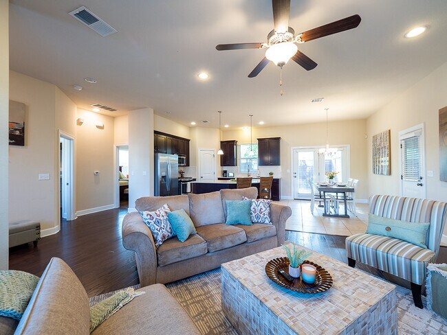 Foto del edificio - 5605 Roosevelt Ave