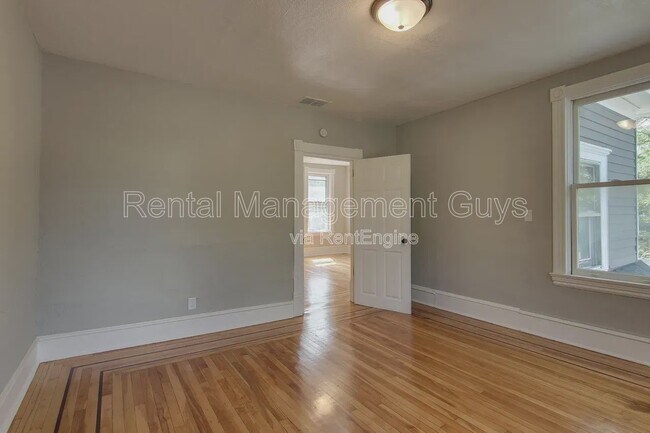 Foto del edificio - 1500 N Irving Ave