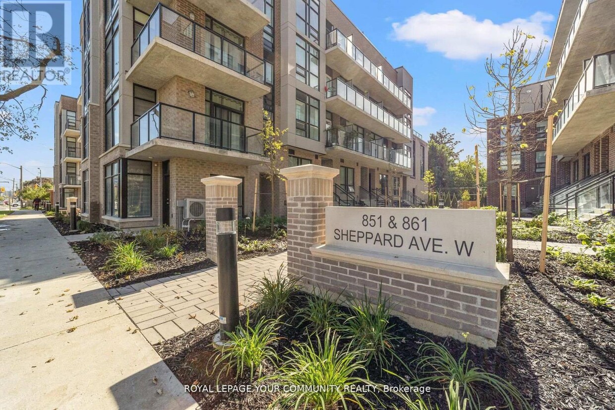 Photo principale - 851-851 Sheppard Ave W