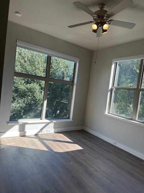 Foto del edificio - 1460 W Oleander St