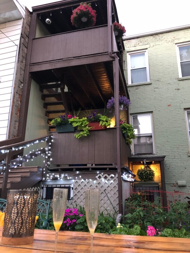 Primary Photo - 386 Hamilton St