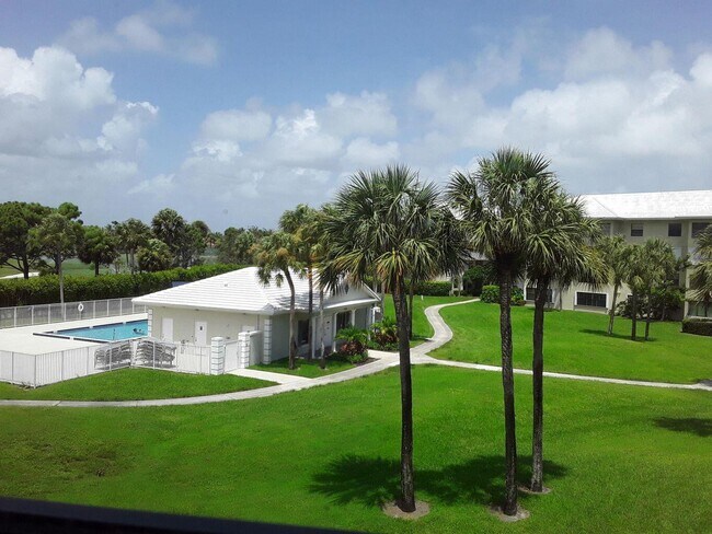 Foto del edificio - 3501 Village Blvd