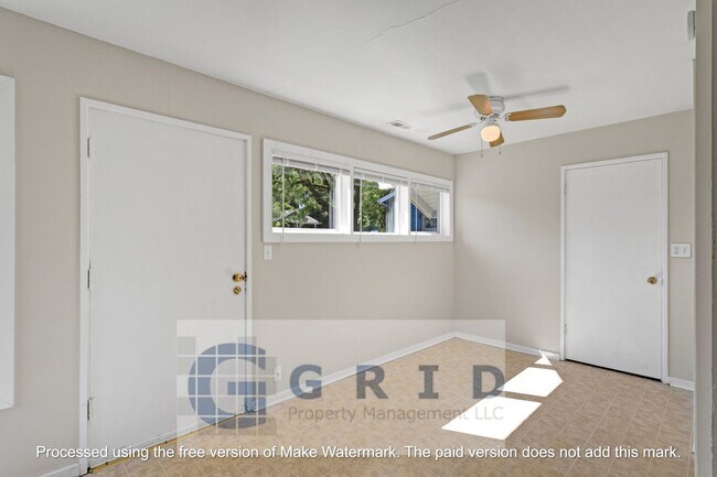 Foto del edificio - Charming 2 Bedroom Bungalow Available in NE Portland!