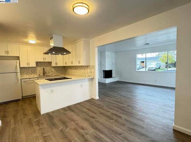 Building Photo - 1522 Rishell Dr
