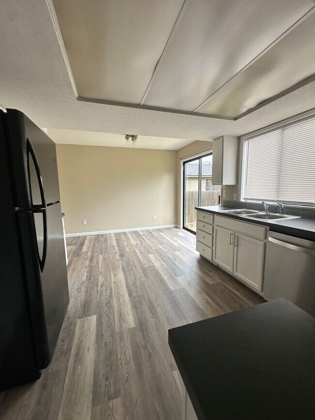 Foto del edificio - 609 11th St NE