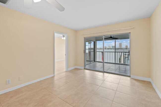 Foto del edificio - 370 Wilma Cir