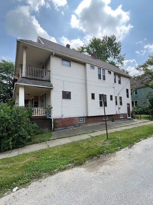 Building Photo - 3001 Denison Ave