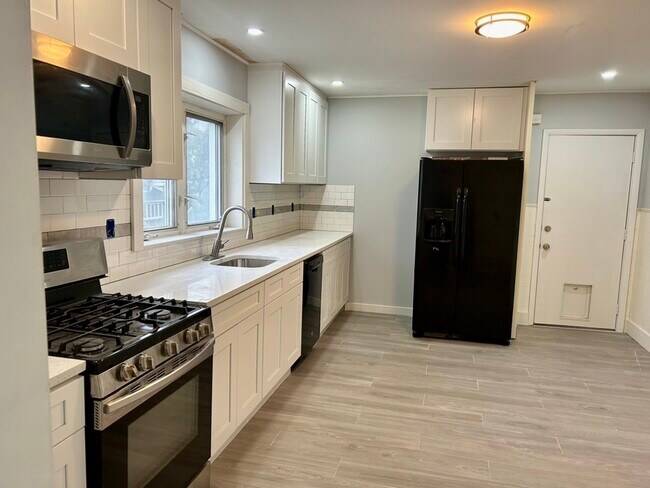 UPDATED APPLIANCES - 227 N 15th St