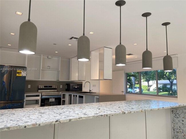 Foto del edificio - 9850 SW 69th Ave