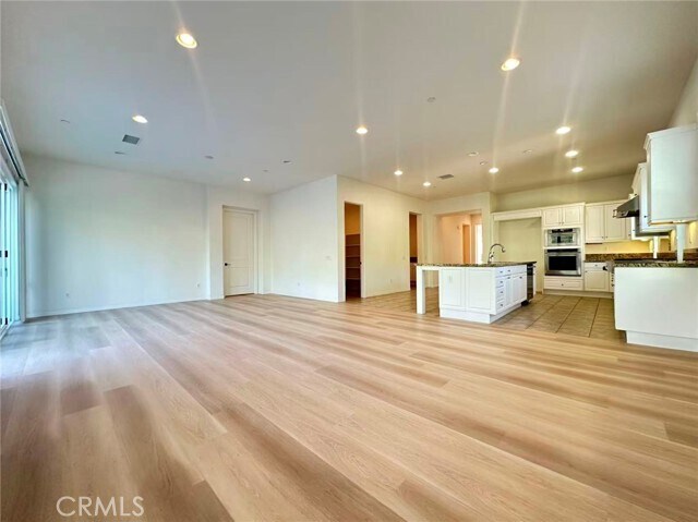 Foto del edificio - 803 E Manresa Dr