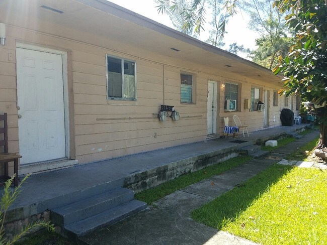 Building Photo - 1080 NE 80th St