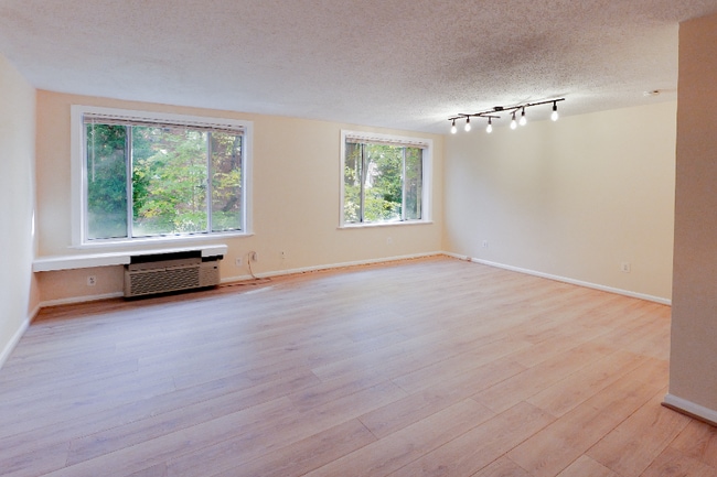 Photo - 1730 Arlington Blvd Apartment