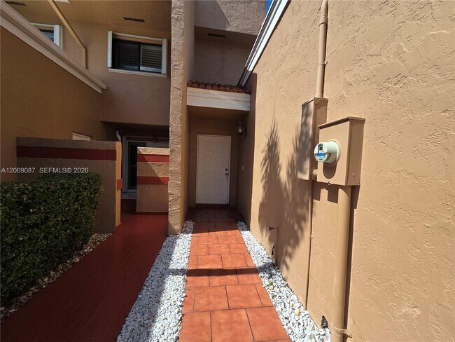 Foto del edificio - 12025 S Las Palmas Dr