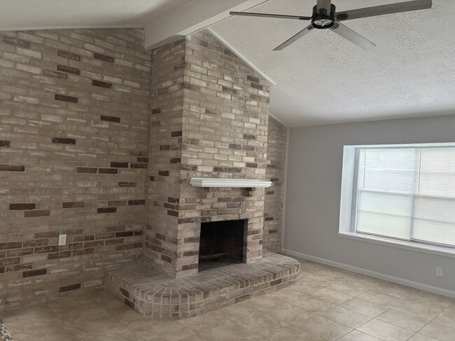 Foto del edificio - 10446 Towneview Dr