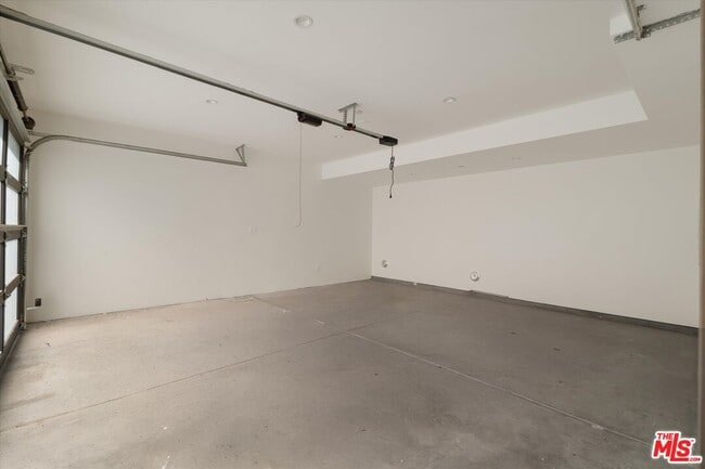 Building Photo - 15207 Morrison St