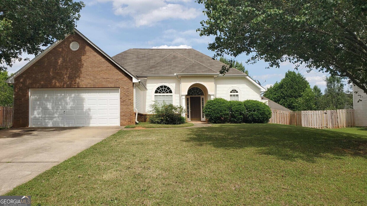 Primary Photo - 153 Vinings Dr